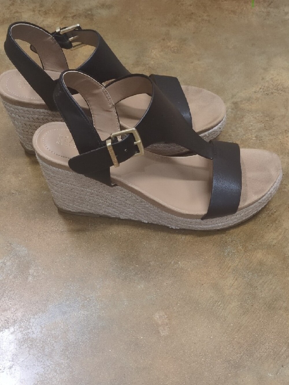 Kenneth Cole Reaction Black T-Strap Wedge Sandals, Like New, Size 7